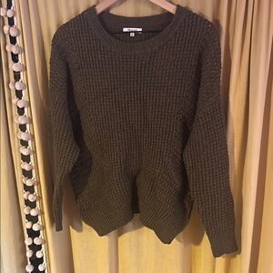 Madewell Green Crew Neck Sweater with Scalloped Hem